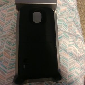 Charging case